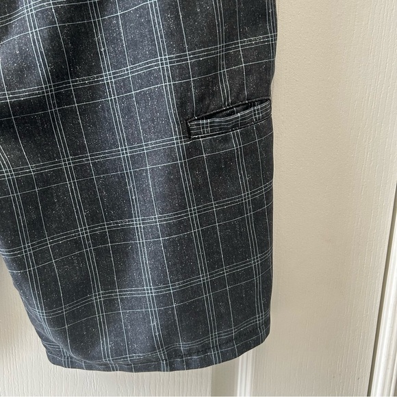 Hurley Men's Hybrid Board Shorts Flat Front Casual Grey Plaid Size 31 - Picture 7 of 16